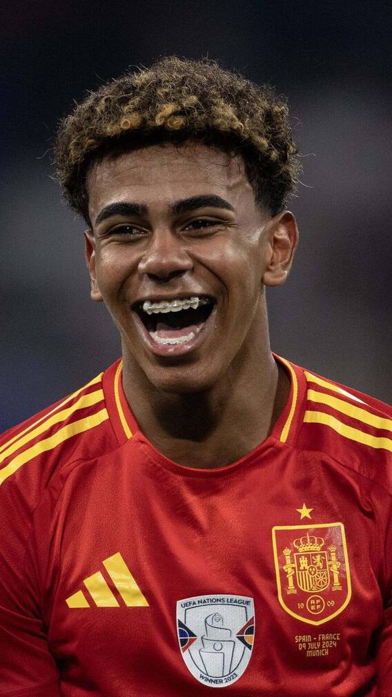 বয়স সবে ১৭, ইউরোতে প্রতিনিয়তই ইতিহাস গড়ছেন বার্থডেবয় লামিন ইয়ামাল