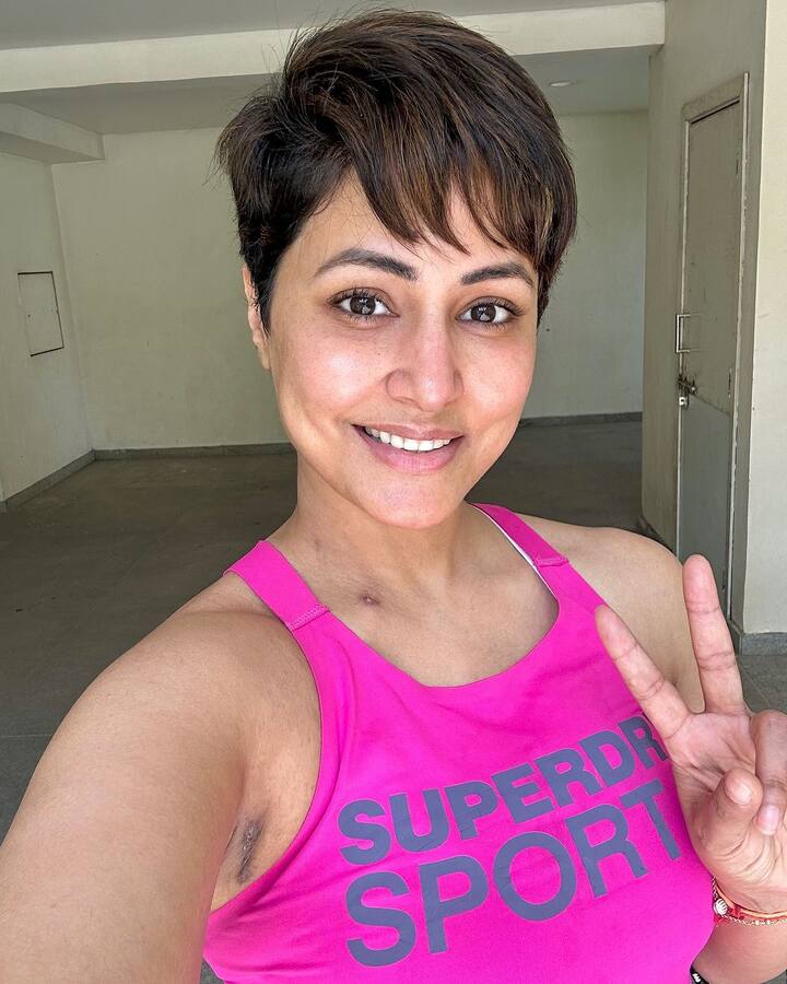 Hina Khan Breast Cancer: हिना खान के कैंसर की सुन सदमे में थीं मां, एक्ट्रेस ने तस्वीरों के जरिए बयां किया दर्द