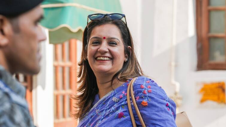 Badrinath by election results: Priyanka Chaturvedi reaction on Uttarakhand by election results बद्रीनाथ सीट पर पिछड़ी BJP तो उद्धव ठाकरे की पार्टी ने कसा तंज, प्रियंका चतुर्वेदी बोलीं, 'यहां भी...'