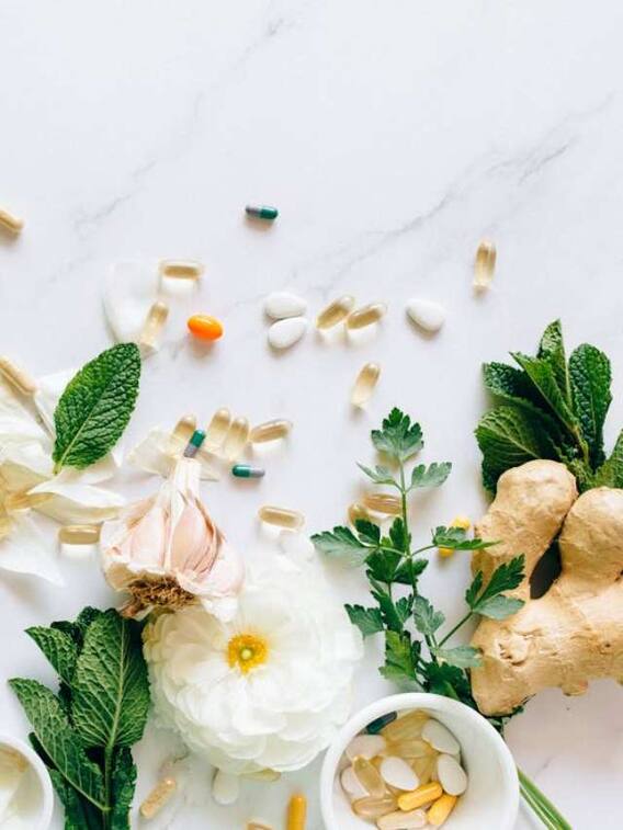 बरसात में अदरक और लहसुन फ्रिज में रखें या बाहर