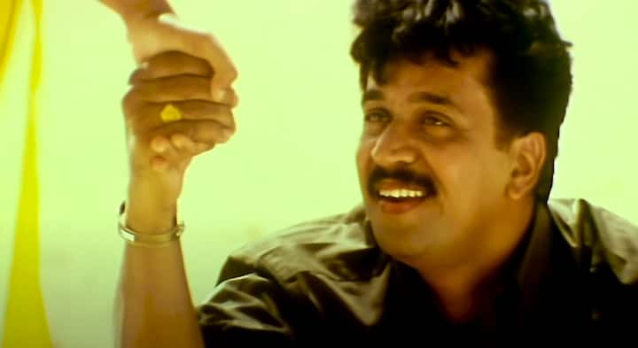 ரிதம் படத்தில் வரும் காற்றே என் வாசல் என்ற பாடலை எழுதி இருந்தார். இந்த வரிகளுக்கு ஏ ஆர் ரஹ்மான் இசை அமைத்திருந்தார்.