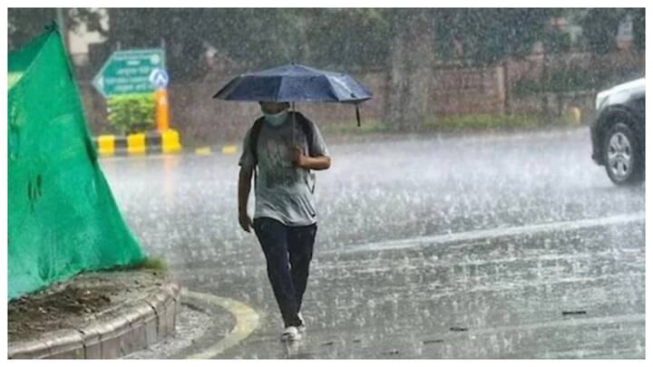 उत्तराखंड में आज उत्तरकाशी, चमोली और रुद्रप्रयाग में कुछ जगहों पर हल्की बारिश हो सकती है. टिहरी, देहरादून, पौड़ी और पिथौरागढ़ के इलाकों में बारिश हो सकती है.