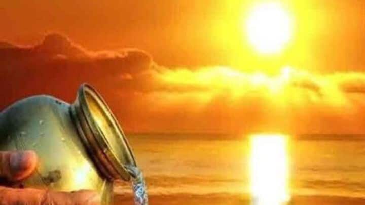 সূর্য ওঠার আগে ঘুম থেকে উঠে প্রাতঃকৃত্য সেরে ও মুখ ধুয়ে স্নান করে নিয়ে সূর্যদেবকে পবিত্র নদীর জল দিয়ে তিনবার অর্ঘ্য নিবেদন করুন।
