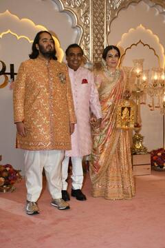 Anant Ambani की वेडिंग शेरवानी थी बेशकीमती, हीरे और सोना के अलावा लगा था 14 करोड़ का ब्रोच