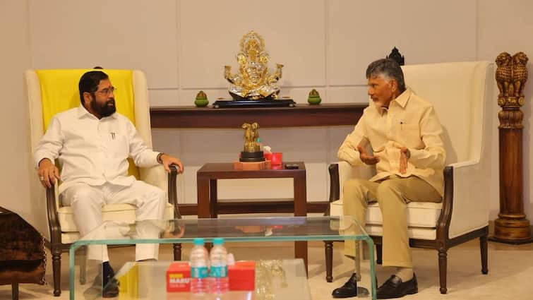 ap cm chandrababu naidu met maharashtra cm eknath shinde in Mumbai Chandrababu Meets Shinde: చంద్రబాబుతో ఏక్ నాథ్​ షిండే భేటీ,  ఇదే చర్చించామంటూ మహారాష్ట్ర సీఎం ట్వీట్