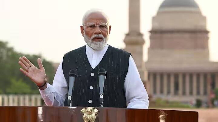 પરંતુ બધા લોકો પાસે એટલા પૈસા નથી હોતા કે તેઓ અલગથી હેલ્થ ઇન્શ્યોરન્સ લઈ શકે. એટલે જ આવા લોકોને સહારો આપે છે સરકાર.