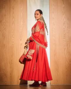 अनंत-राधिका के 'आशीर्वाद सेरेमनी' में पति जहीर संग पहुंची Sonakshi Sinha, तस्वीरों में देखें दोनों की केमिस्ट्री