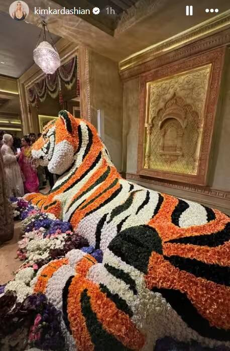 અનંત અંબાણી પ્રાણી પ્રેમી છે. તેથી, તેમના લગ્નમાં સજાવટ પણ જંગલ થીમ પર કરવામાં આવી છે.