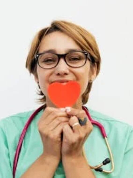 हार्ट को रखना है हेल्दी तो इन फूड्स से कर लें इश्क