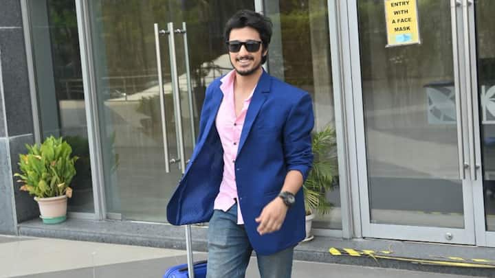 অনীশ বন্দ্যোপাধ্যায়। মাঝবয়সী এক যুবক চাকরি করে কর্পোরেটে। সেই ওয়েব সিরিজের নায়ক। আসছে নতুন ওয়েব সিরিজ “36 Hrs - Every second counts”।  মুখ্যভূমিকায় দেখা যাবে আরিয়ান ভৌমিককে।