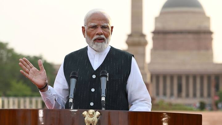 लेकिन सभी लोगों के पास इतने पैसे नहीं होते कि वह अलग से हेल्थ इंश्योरेंस ले सकें. इसीलिए ऐसे लोगों को सहारा देती है सरकार.