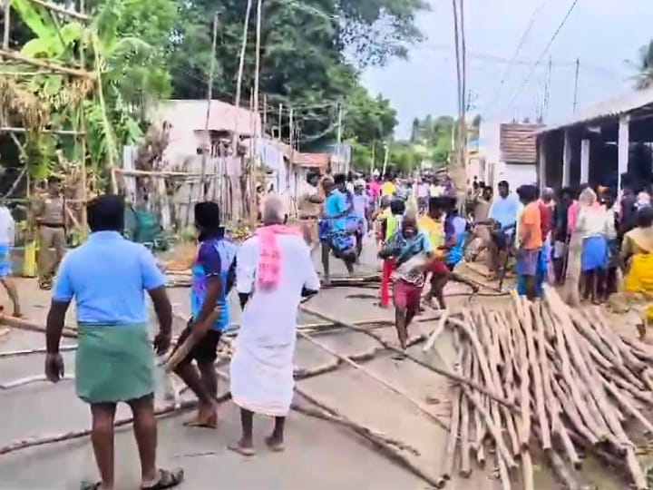 குளித்தலை கும்பாபிஷேக விழா: பிளக்ஸ் பேனர் வைப்பதில் பிரச்சினை: இளைஞர்கள் தடியடி தாக்குதல்!