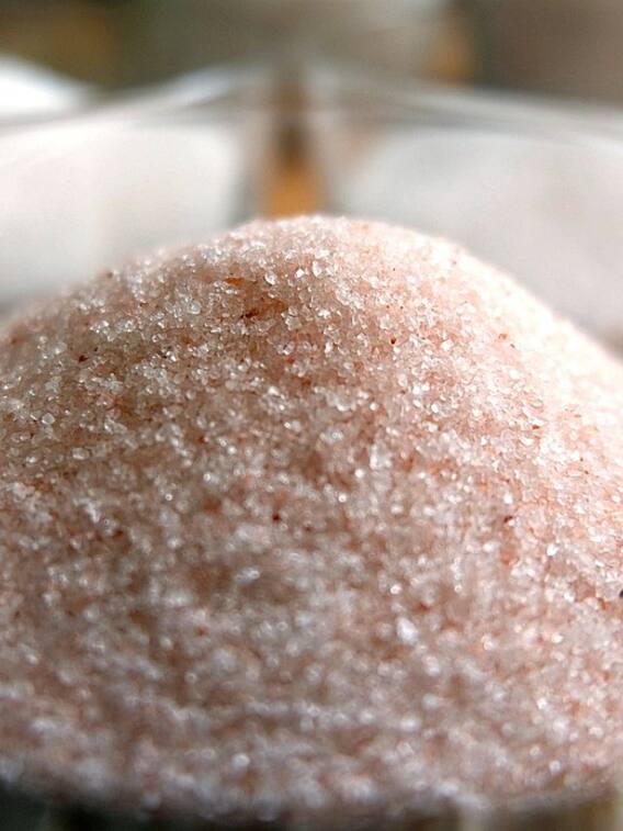 ऐसे बनता है काला नमक