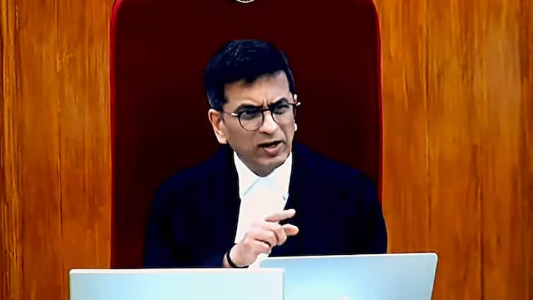 CJI DY Chandrachud Asks Senior Lawyer Mathews Nedumpara To Leave Supreme Court hearing on NEET-UG 2024 paper leak case 'Call Security, Have Him Removed': CJI Asks Senior Lawyer To Leave Court, He Responds 'I Forgive You My Lords'