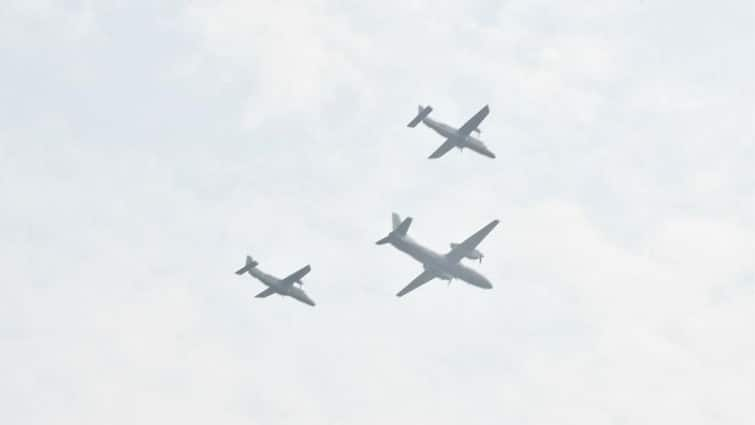 Kargil Vijay Diwas 25th Anniversary Rajat Jayanti 2024 Sarsawa Air Force Station Air Formation Kargil Vijay Diwas: IAF Performs Air Formations On 25th Anniversary At UP's Sarsawa Station — Watch