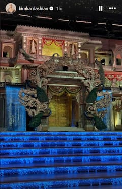 अनंत-राधिका की सेरेमनी में किम कार्दिशियन ने ली ऐश्वर्या राय संग सेल्फी, हसीनाओं के देसी लुक की तस्वीरें वायरल