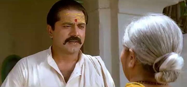 2000 ஆம் ஆண்டு சூரியபிரகாஷ் இயக்கத்தில் வெளிவந்த மாயி படத்தில் மாயி என்கிற மாயாண்டி என்ற கதாபாத்திரத்தில் நடித்து இருந்தார். இப்படத்தில் அணைத்து வசதியும் இருந்தாலும் மிகவும் எளிமையான தோற்றத்தில் நடித்து இருப்பார்.