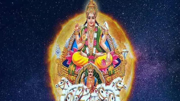 চোখকে সুস্থ রাখতে বা চোখের রোগ দূর করতে সূর্যের আরাধনা করার পরামর্শ দেওয়া হয়েছে শাস্ত্র। নিয়ম মেনে এই কাজ করলে খুব সহজেই তা থেকে মুক্তি পাওয়া যাবে।(ছবি সৌজন্য-এবিপি নিউজ)