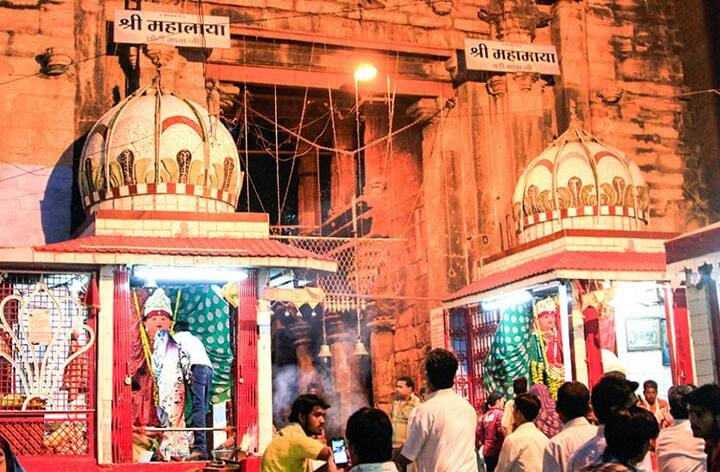 24 Khamba Mata Mandir is also considered the most famous temple of Ujjain. You can also visit here.