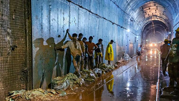 Konkan Railway Route: लैंडस्लाइड से आ गई आफत! महाराष्ट्र-गोवा रूट पर कई ट्रेन रद्द Konkan Railway Route Landslide Train Service halted Stop See List Indian Railway Maharashtra to Goa Konkan Railway Route: लैंडस्लाइड से आ गई आफत! महाराष्ट्र-गोवा रूट पर कई ट्रेन रद्द