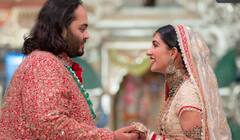 अनंत-राधिका की शादी में रंग-बिरंगे बैंड पहनकर क्यों पहुंचे थे बॉलीवुड सेलेब्स? क्यूआर कोड से मिली एंट्री, जानें वजह