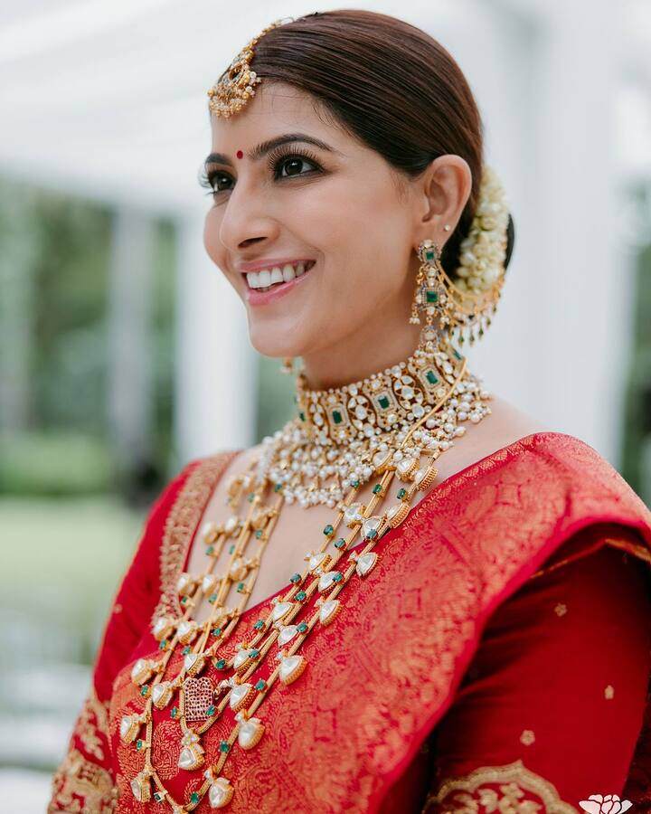 “திருமணத்திற்குப் பிறகு வரலட்சுமி அவரது பெயரை வரலட்சுமி சரத்குமார் சச்தேவ் என நிச்சயம் மாற்ற மாட்டார். அவரது பெயர் வரலட்சுமி சரத்குமார் என்று இருப்பதையே நானும் விரும்புகிறேன். ஆனால், நான் அவரது பெயரை எடுத்துக் கொள்கிறேன். நிக்கோலய் வரலட்சுமி சரத்குமார் சச்தேவ் என்பதுதான் இனி என் பெயர். சரத்குமார் மற்றும் வரலட்சுமியின் பெருமை இனி எனக்கும் சொந்தம்.” - நிக்கோலய்