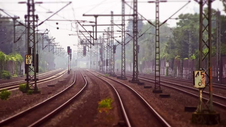 Bihar Boy Thrashed Tied To Begusarai Railway Track Bihar Boy, 12, Thrashed & Tied To Train Tracks On Theft Suspicion