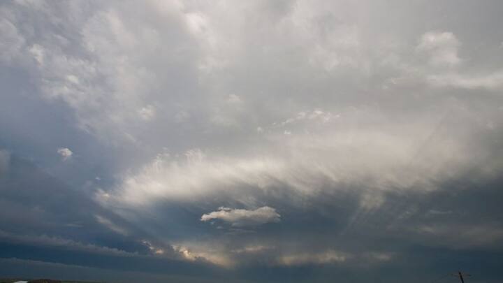 ਆਈਐਮਡੀ ਨੇ ਕਿਹਾ ਕਿ ਅੱਜ ਉੱਤਰੀ ਕੇਰਲ, ਆਂਧਰਾ ਪ੍ਰਦੇਸ਼ ਅਤੇ ਤੇਲੰਗਾਨਾ ਵਿੱਚ ਭਾਰੀ ਮੀਂਹ ਪੈਣ ਦੀ ਸੰਭਾਵਨਾ ਹੈ। ਬਿਹਾਰ ਅਤੇ ਪੂਰਬੀ ਉੱਤਰ ਪ੍ਰਦੇਸ਼ ਵਿੱਚ ਵੀ ਮੀਂਹ ਪੈ ਸਕਦਾ ਹੈ।