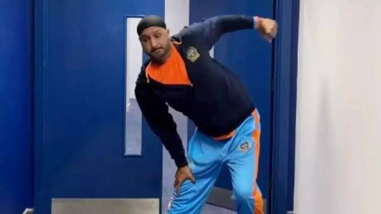 harbhajan singh finally apologized for dance controversey on tauba tauba song mocking disable people हरभजन को मांगनी पड़ गई माफी, विवादित रील पर पैरा एथलीट्स ने छेड़ी थी मुहिम; FIR तक पहुंच गई थी बात