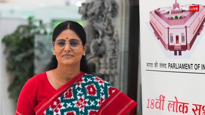 यहां केंद्रीय मंत्री अनुप्रिया पटेल ने यह साफ कर दिया है कि सहयोगी दलों को हल्के में नहीं लेना चाहिए. पीएम मोदी खुद भी यहां बीजेपी की नहीं बल्कि एनडीए की बात करते नजर आते हैं.