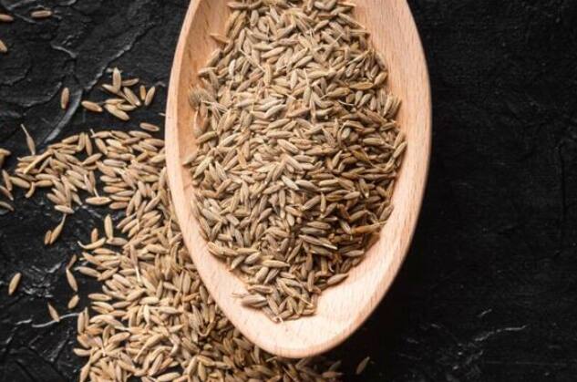 Improves the digestive system: Cumin strengthens the digestive system. Eating it provides relief from the problem of gas, indigestion and acidity.