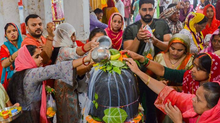 কন্যা রাশি রাশির জাতকদের জন্যও শ্রাবণ মাস আশীর্বাদ হিসেবে চিহ্নিত হবে। ধনসম্পদ ও ব্যবসায় লাভ হবে। শিক্ষা ক্ষেত্রেও আপনার পরিশ্রম সুফল দেব। এই সময় আপনার সামাজিক মান-সম্মানও বৃদ্ধি পাবে।(ছবি সৌজন্য- পিটিআই)