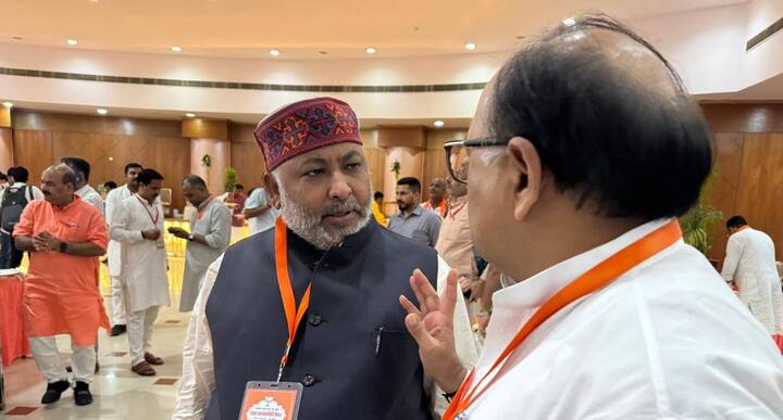 यूपी उप-चुनाव 2024 से पहले राज्य के कैबिनेट मंत्री दयाशंकर सिंह ने बड़ा बयान दिया है.