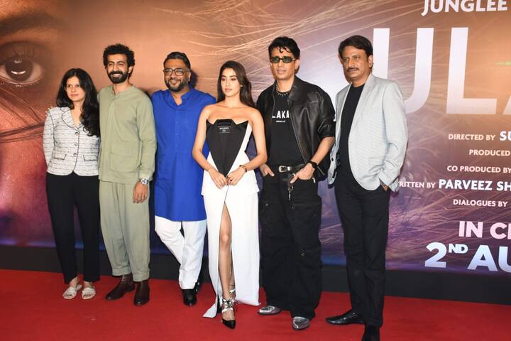 Uljh Trailer Launch Event: ‘उलझ’ का ट्रेलर लॉन्च इवेंट, यूनिक स्टाइल में पहुंचीं जाह्नवी कपूर