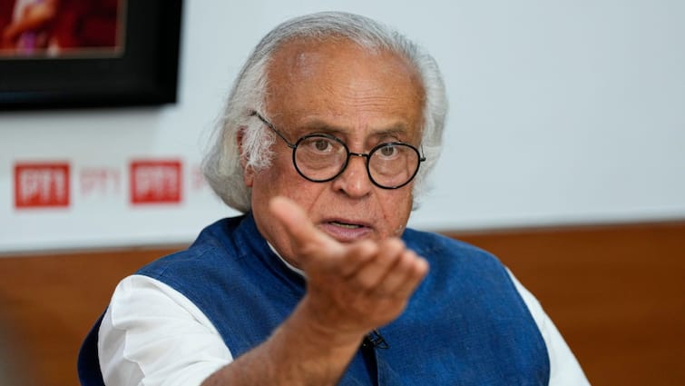 Jairam Ramesh says pm modi should dismissed Amit Malviya over Donald Trump shooting statement 'PM में है थोड़ी भी शालीनता तो अमित मालवीय को करें बर्खास्त', कांग्रेस नेताओं की हत्या वाली टिप्पणी पर भड़के जयराम रमेश