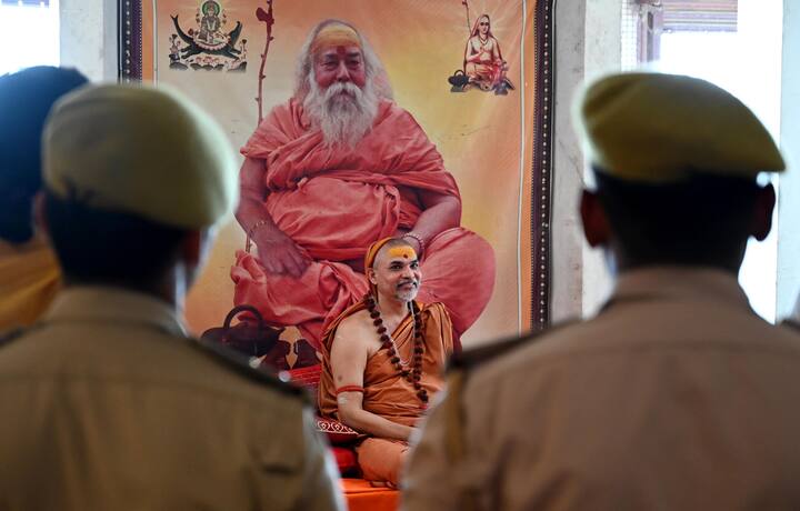 मुंबई में प्रधानमंत्री नरेंद्र मोदी से मुलाकात पर अविमुक्तेश्वरानंद सरस्वती बोले कि हां, वह उनके पास मिलने गए थे.