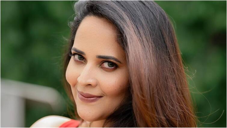 Anasuya Trolled Again For Her Tribute Performance To Mahanati Savitri Check Her silent counter to critic Anasuya Bharadwaj: తేజుకు అనసూయ రిప్లై... సైలెంట్‌గా ఇచ్చి పడేసిన స్ట్రాంగ్ లేడీ