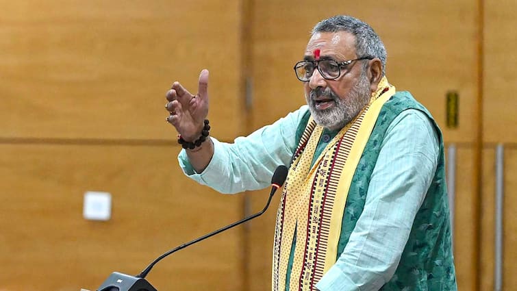 giriraj singh on palestine flag waved in bihar nawada slams congress rahul gandhi lalu yadav Asaduddin Owaisi 'मुस्लिमों का वोट लिया इसलिए...', मुहर्रम के जुलूस में लहराया फिलिस्तीन का झंडा तो लालू-राहुल पर भड़के गिरिराज सिंह