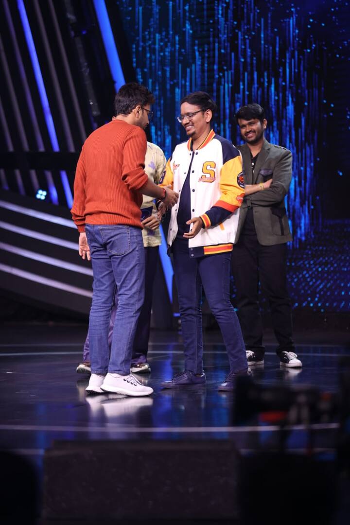 తమన్, కార్తీక్, గీతా మాధురి న్యాయ నిర్ణేతలుగా వ్యవహరిస్తున్న 'తెలుగు ఇండియన్ ఐడల్ 3'కు శ్రీరామచంద్ర హోస్ట్. జూన్ 14, 2024న ఈ షో మొదలు అయ్యింది.