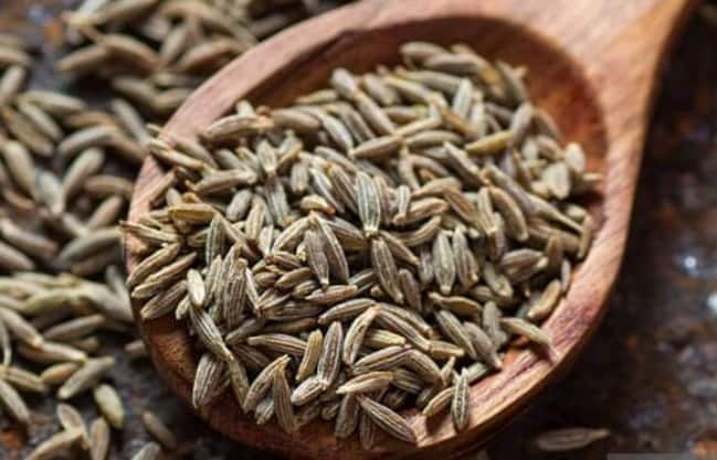 Women should eat one teaspoon (about 5 grams) of cumin daily. You can include it in your diet in many ways.