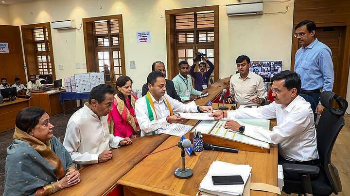 अमरवाड़ा विधानसभा सीट की हार के बाद कमलनाथ का राजनीतिक भविष्य समाप्ति की ओर दिख रहा है. अब बड़ी चुनौती नकुलनाथ के सामने है कि वह मध्य प्रदेश में बड़े नेताओं के बीच में अपने आप को कैसे एडजस्ट कर पाते हैं.