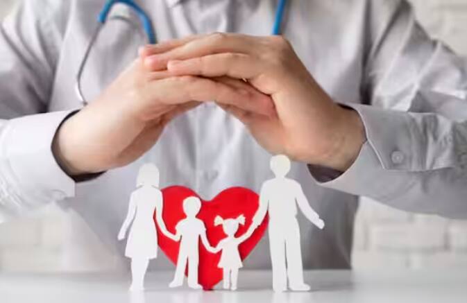 ਸਿਹਤ ਨੂੰ ਧਿਆਨ ਵਿੱਚ ਰੱਖਦਿਆਂ ਹੋਇਆਂ ਬਹੁਤ ਸਾਰੇ ਲੋਕ ਸਿਹਤ ਬੀਮਾ ਲੈਂਦੇ ਹਨ। ਕਿਉਂਕਿ ਬਿਮਾਰੀਆਂ ਦਾ ਕੋਈ ਭਰੋਸਾ ਨਹੀਂ ਹੁੰਦਾ ਹੈ। ਇਨਸਾਨ ਨੂੰ ਕਿਸੇ ਵੇਲੇ ਵੀ ਘੇਰ ਸਕਦੀਆਂ ਹਨ? ਇਸੇ ਲਈ ਭਵਿੱਖ ਨੂੰ ਧਿਆਨ ਵਿਚ ਰੱਖਦਿਆਂ ਹੋਇਆਂ ਲੋਕ ਵੱਡੇ ਡਾਕਟਰੀ ਖਰਚਿਆਂ ਤੋਂ ਬਚਣ ਲਈ ਪਹਿਲਾਂ ਹੀ ਸਿਹਤ ਬੀਮਾ ਕਰਵਾ ਲੈਂਦੇ ਹਨ।