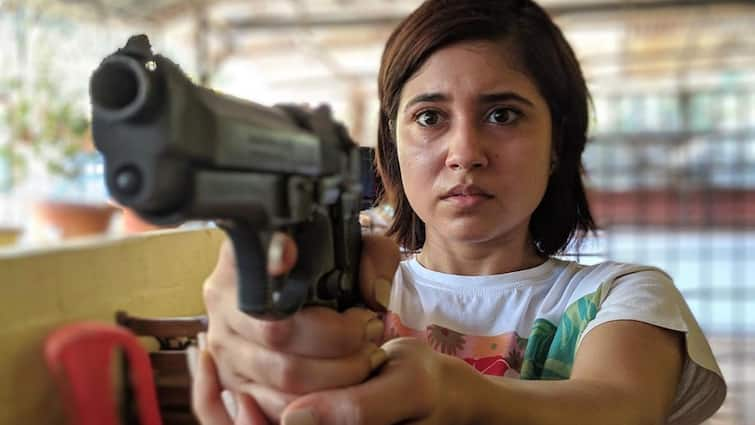 Mirzapur 3 Shweta Tripathi Sharma Notices Behavioural Change After Divyendu's Comment On Being Suffocated As Munna Mirzapur Actor Shweta Tripathi Sharma Notices Behavioural Change In Herself After Divyenndu's Comment On Being Suffocated While Working In The Series