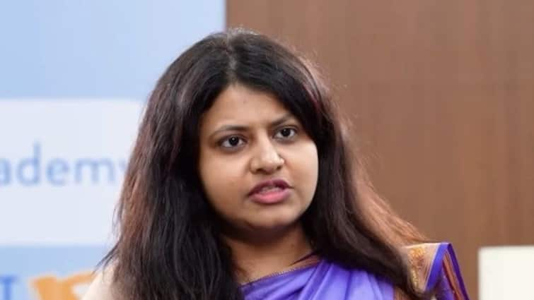 IAS officer Puja Khedkar OBC quota MBBS Arvind Bhore 'IAS Officer Puja Khedkar's Fitness Certificate For MBBS Admission Didn't Mention Disability,' Says College Director