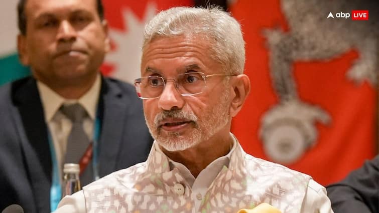 What will be India stand on Bangladesh S Jaishankar can make a statement in Parliament tomorrow if needed बांग्लादेश पर भारत का क्या होगा रुख? कल संसद में बयान दे सकते हैं एस जयशंकर