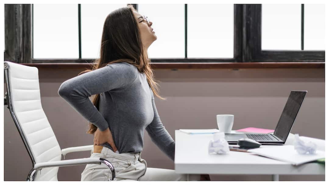If you are troubled by back pain then definitely do these four exercises you will get immediate relief कमर के दर्द से परेशान हैं तो जरूर करें ये चार एक्सरसाइज, तुरंत मिलेगा छुटकारा