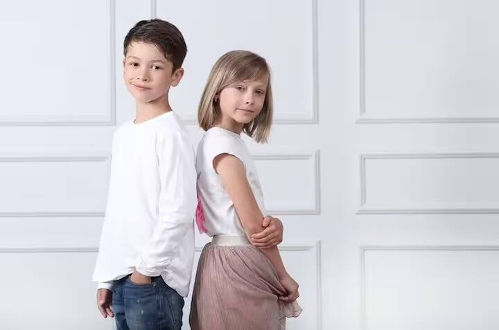 તમારે બંનેએ એકબીજા સાથે સમય પસાર કરવો જોઈએ. જો તમે ઇચ્છો તો, મૂવી જુઓ, બહાર જાઓ, સાથે રમતો રમો અને ચિત્રકામ તેમજ અભ્યાસને લગતી પ્રવૃત્તિઓ કરો.