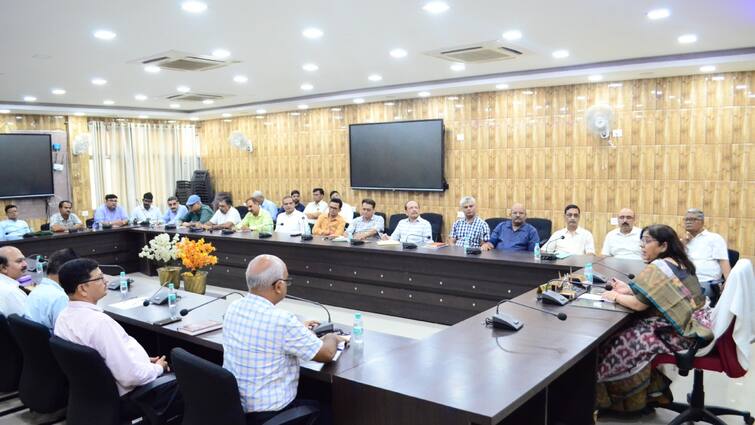 DDU academic session started Vice Chancellor congratulated department heads held a meeting ann Gorakhpur University: डीडीयू के शैक्षिक सत्र का हुआ शुभारंभ, कुलपति ने दी बधाई, विभागाध्यक्षों के साथ की बैठक