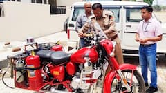 फिरोजाबाद: पहली बार फायर बाइक हुई लॉन्च, घनी आबादी क्षेत्रों में आग बुझाने में करेगी मदद