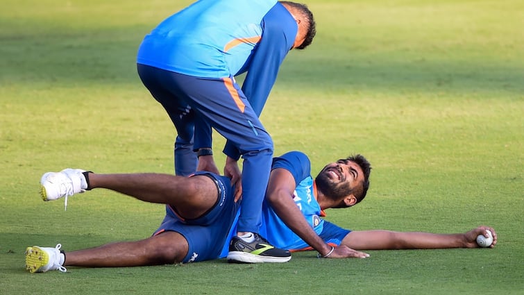 Indian bowling coach Paras Mhambrey on Jasprit Bumrah return from injury Indian cricket team Jasprit Bumrah: 'इंजरी से जिस तरह...' जसप्रीत बुमराह के बारे में यह क्या बोल गए टीम इंडिया के बॉलिंग कोच 